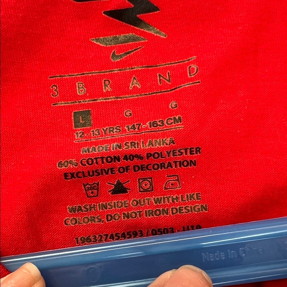 Boy's Nike Kids Red Ballers Graphic‎ Tee - Picture 4 of 5